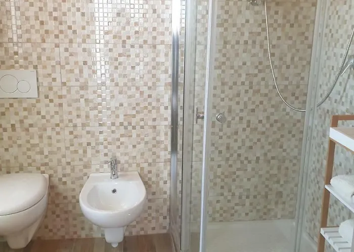 Nocleg ze śniadaniem T-room 2*