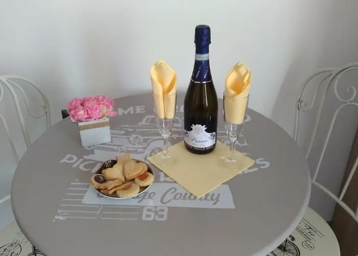 T-room Nocleg ze śniadaniem 2*